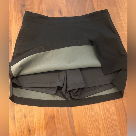 Lady Hagan Black Women's golf skort - Picture 3 of 10